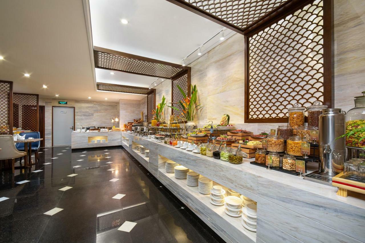 The Oriental Jade Hotel Hanói Exterior foto The buffet at the lounge